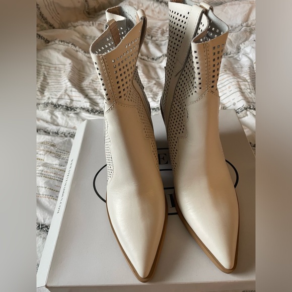 Steve Madden Violet Western Boots - Picture 1 of 6